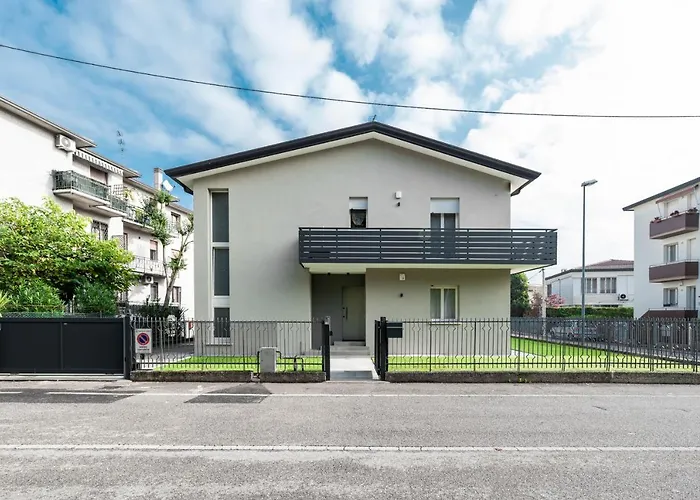 Enjoy Home - Ampio E Luminoso Appartamento Nel Verde 파도바